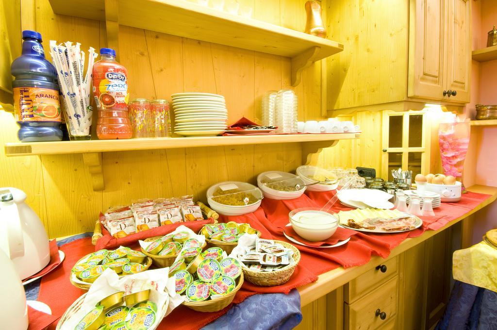 ヴァルディソット Chalet Dei Rododendriヴィラ エクステリア 写真