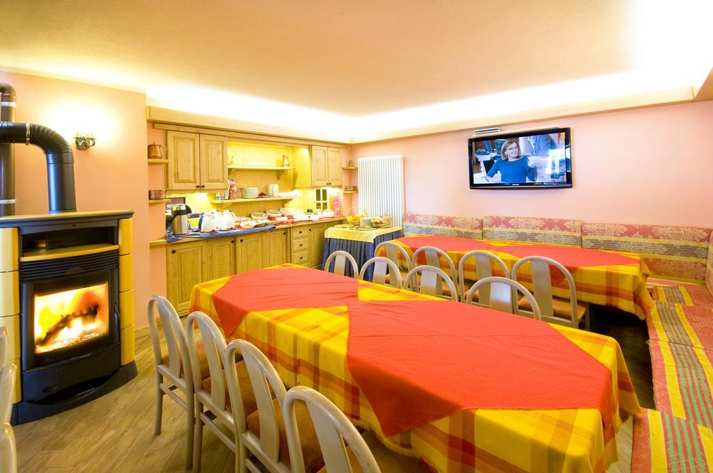 ヴァルディソット Chalet Dei Rododendriヴィラ エクステリア 写真