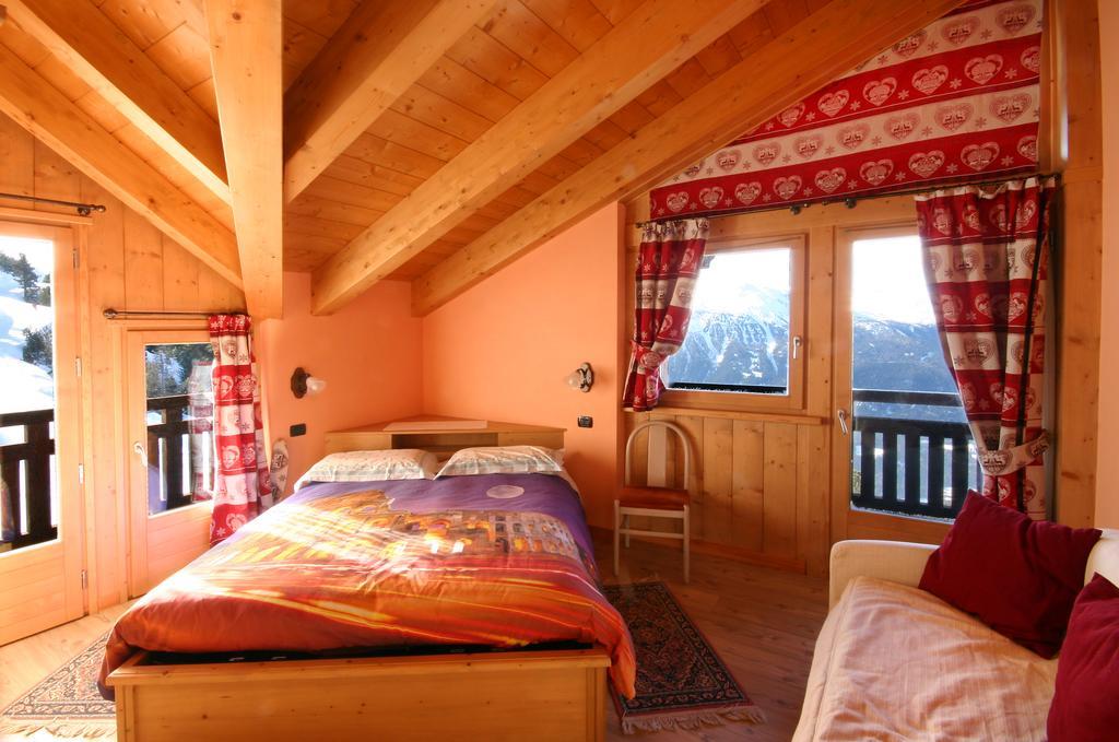 ヴァルディソット Chalet Dei Rododendriヴィラ エクステリア 写真