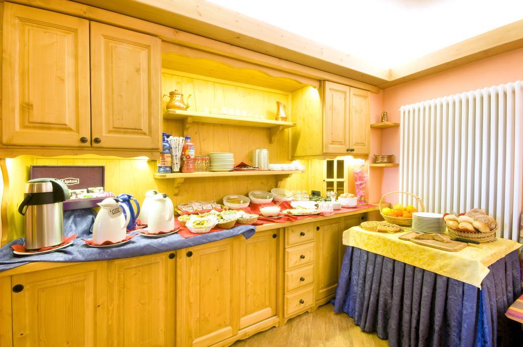 ヴァルディソット Chalet Dei Rododendriヴィラ エクステリア 写真