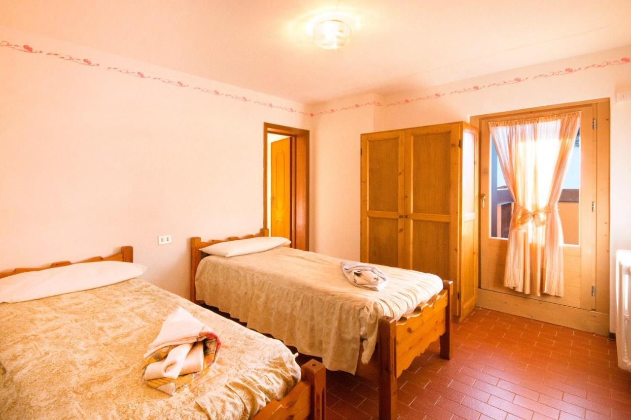 ヴァルディソット Chalet Dei Rododendriヴィラ エクステリア 写真